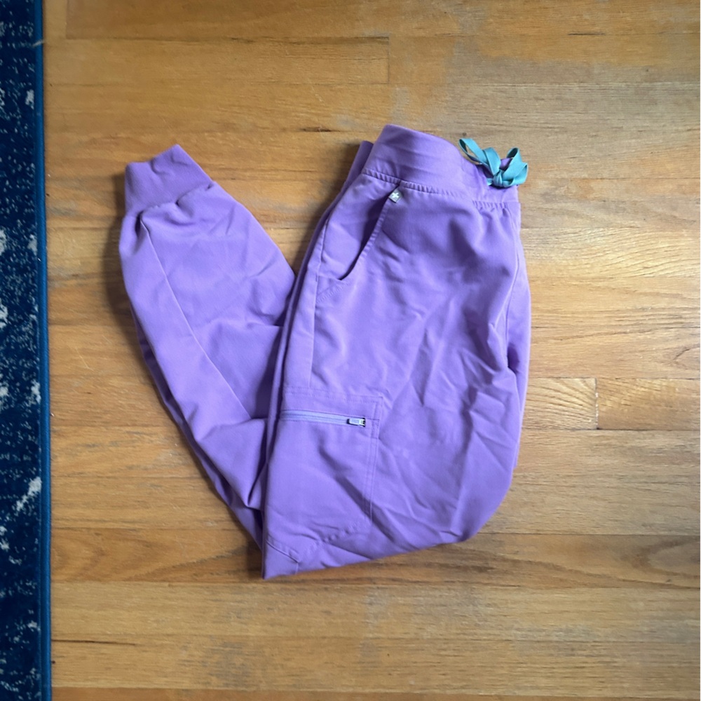 FIGS Lilac Dawn Zamora Jigger Scrub Pants (Medium)